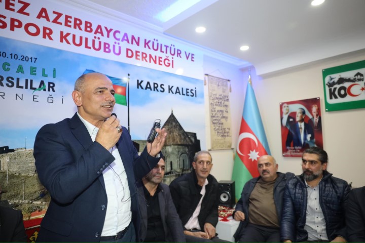 Bakan St, "Aklarmz Sazlarna, Biz De Krfeze Sevdalyz"