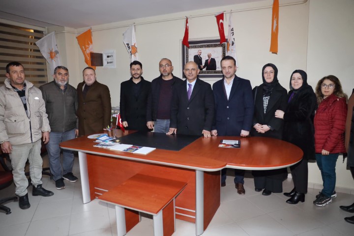 Bakan St, "Omuz Omuza Yeniz Zaferlere Yryeceiz"